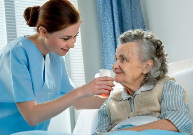 Enfermagem humanizada: atendimento ao idoso institucionalizado