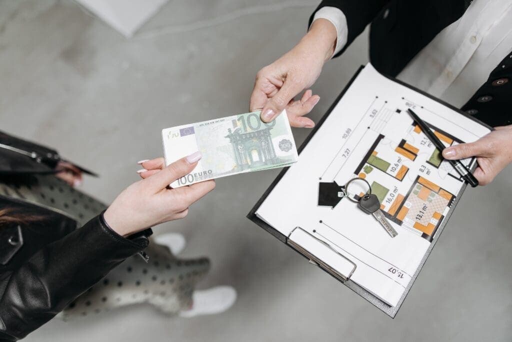 Abordagem sobre o instituto do distrato nos contratos de compra e venda de imóvel e o mercado imobiliário