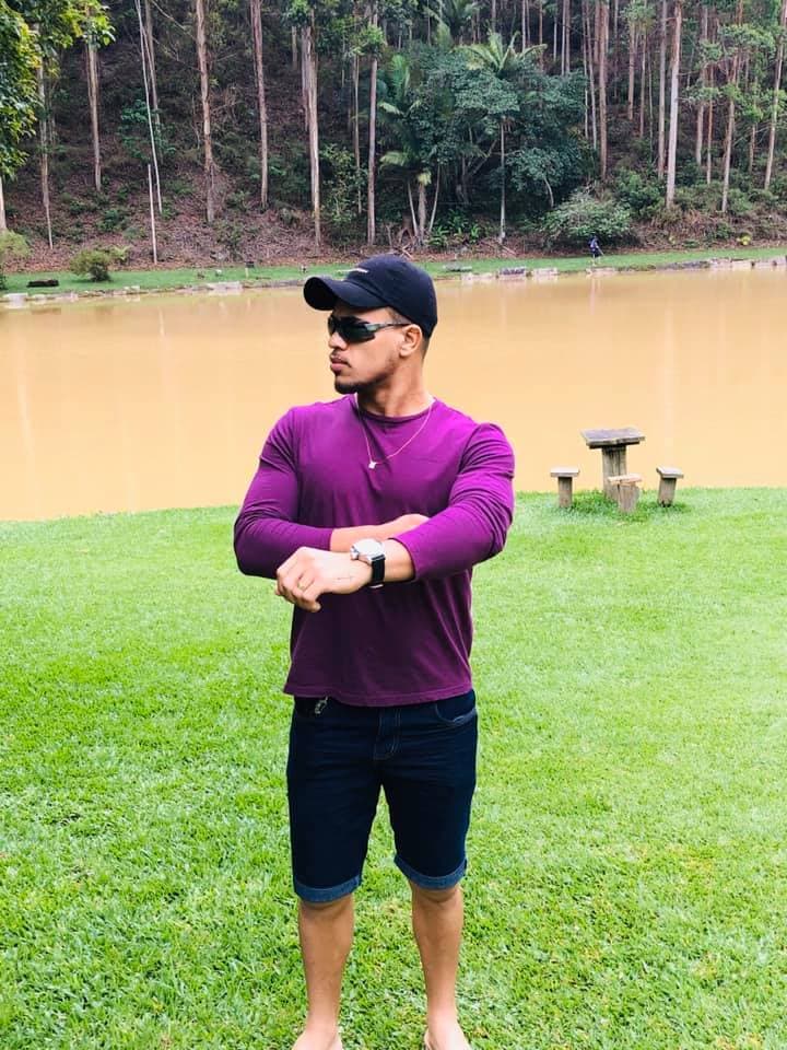 Bruno Santos Rocha Santana é um jovem apaixonado pela música