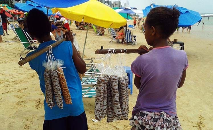 Trabalho infantil: a percepção sobre crianças trabalhando nas praias de Vila Velha – ES (2016 – 2021)